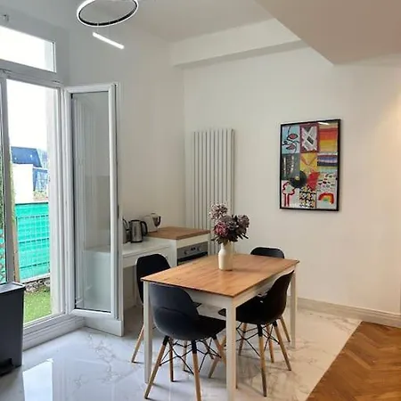 4 Face Gare Nice-ville Apartman *