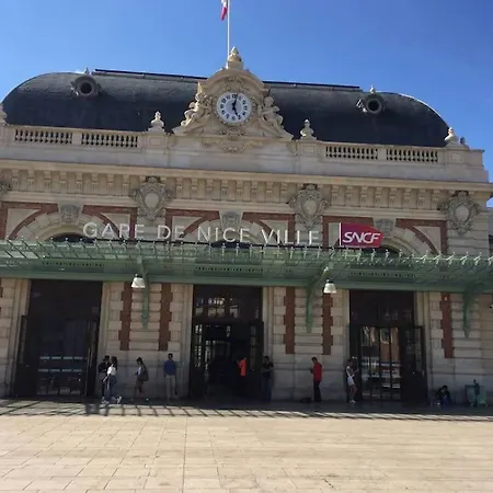 4 Face Gare Nice-ville * Nice